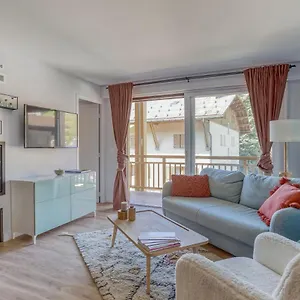  Appartement Rare ! Rénové Dans Le Village Piéton De